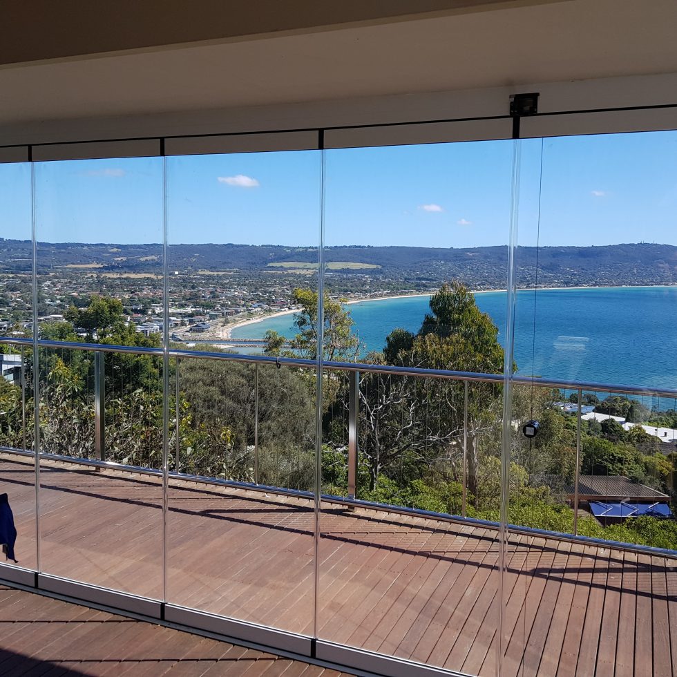 Bifold Doors – Clear Edge Frameless Glass